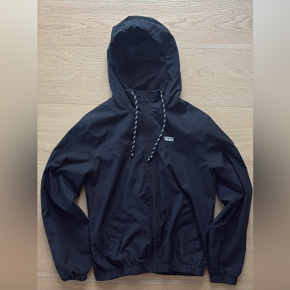 Vans street jacket windbreaker style.